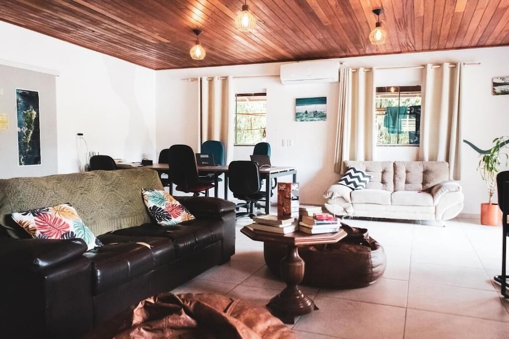 nomades hostel and coworking