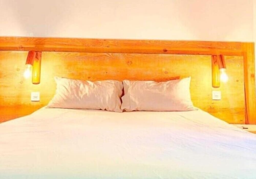 nomades hostel and coworking