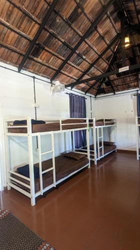 crossroads hostel 1957