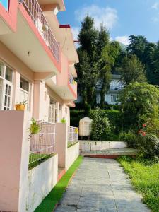 Rahgir Hostel,,3 star