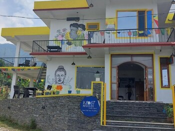 the lost hostels bir landing site