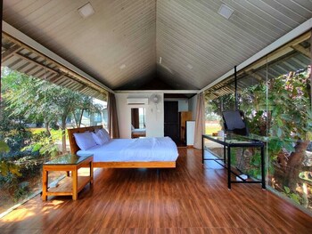 shvas island resort