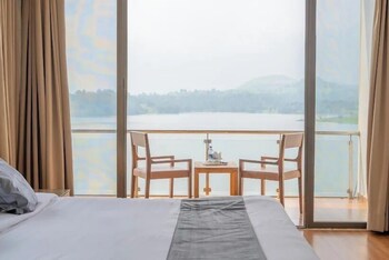 shvas island resort