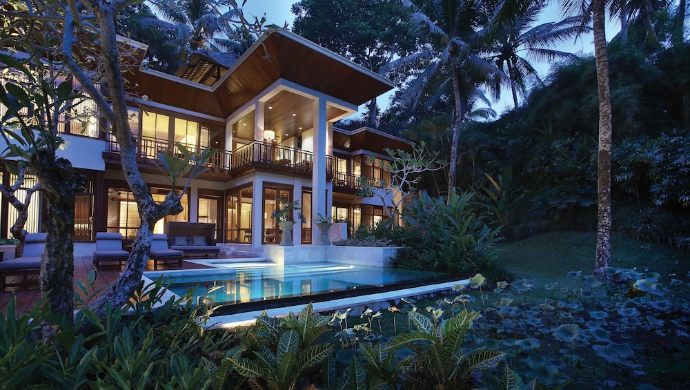 four seasons resort bali at sayan chse certified