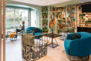 Aparthotel Adagio Paris Montmartre,10 Place Charles Dullin,4 star