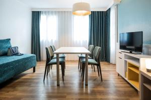 Aparthotel Adagio Paris Montmartre,10 Place Charles Dullin,4 star