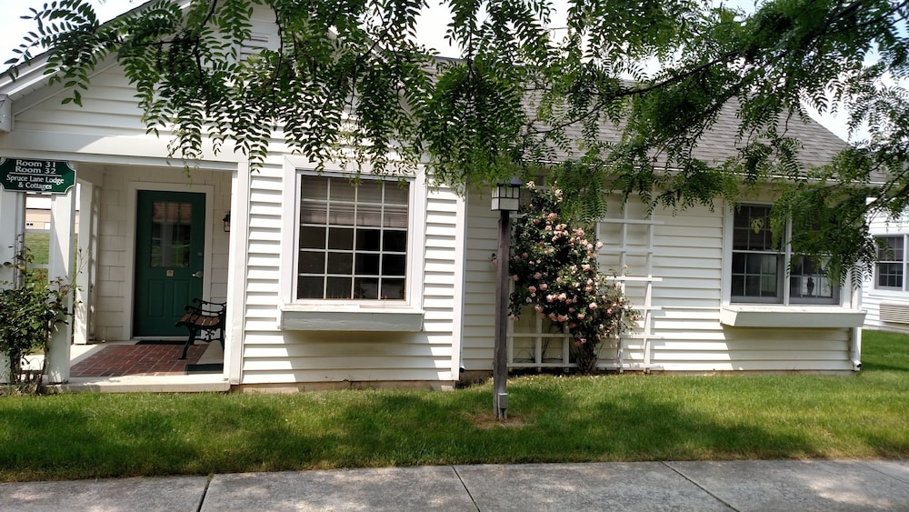 spruce lane lodge and cottages