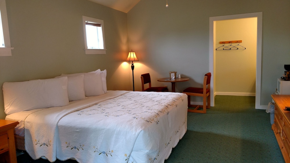 spruce lane lodge and cottages