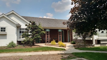 spruce lane lodge and cottages