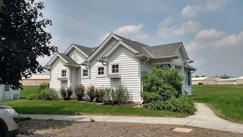 spruce lane lodge and cottages