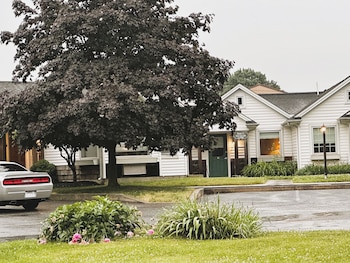 spruce lane lodge and cottages