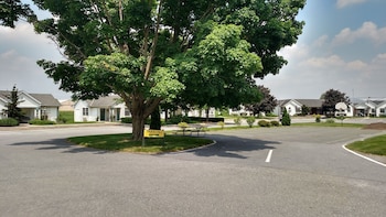 spruce lane lodge and cottages