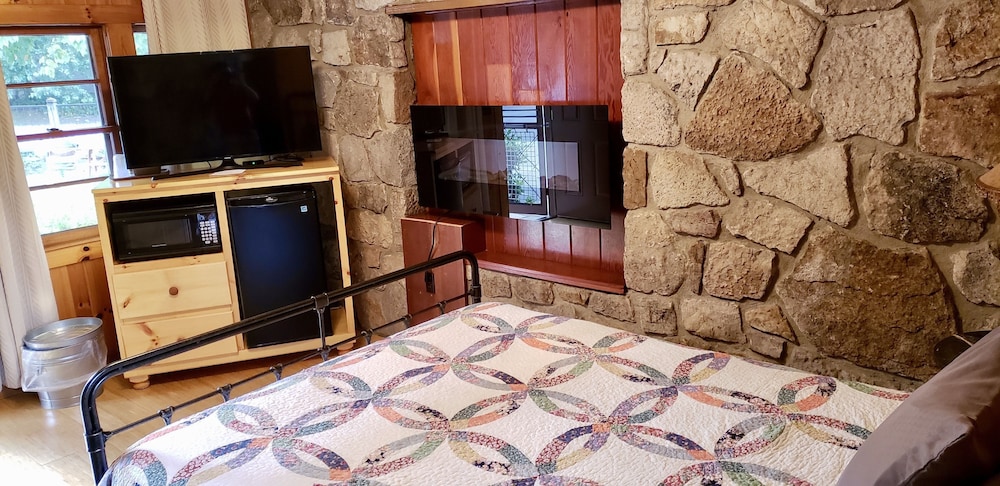 marshalls creek rest motel