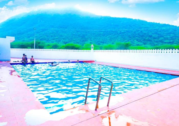 siddarth resort mountain view with pool