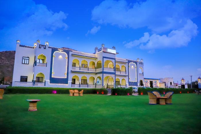 siddarth resort mountain view with pool