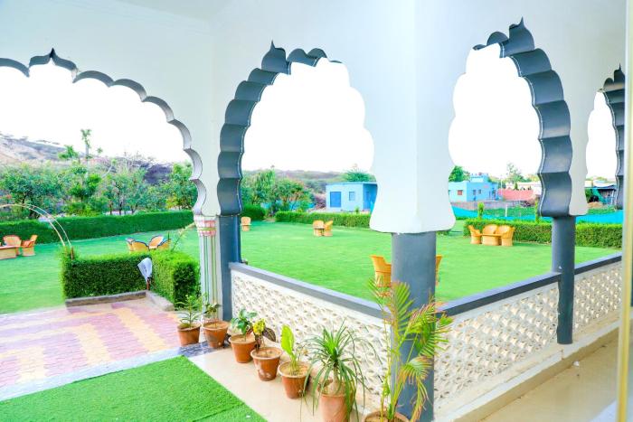 siddarth resort mountain view with pool