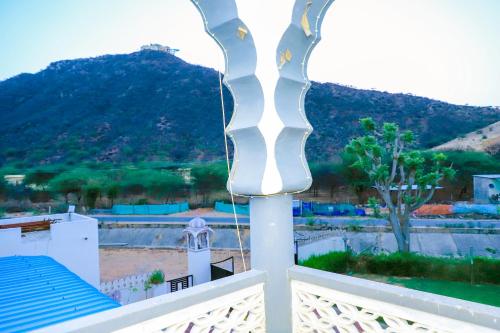 siddarth resort mountain view with pool