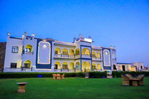 siddarth resort mountain view with pool