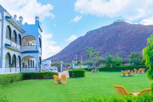 siddarth resort mountain view with pool