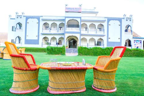 siddarth resort mountain view with pool