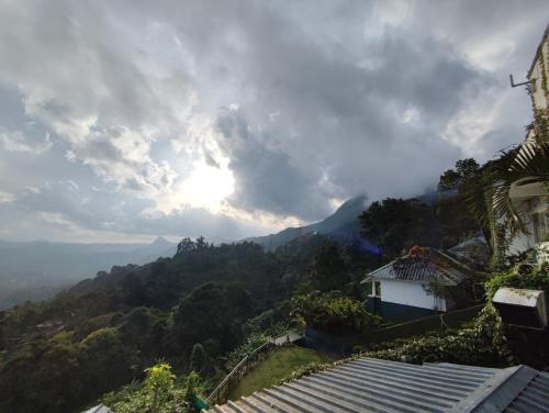 munnar tea hills resort