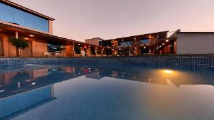 arya resort and spa
