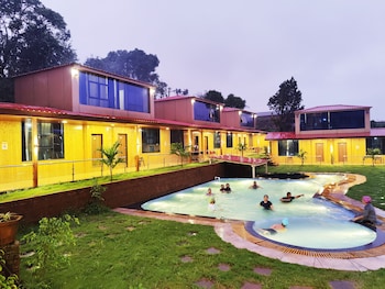 Arya Resort & Spa,,3 star