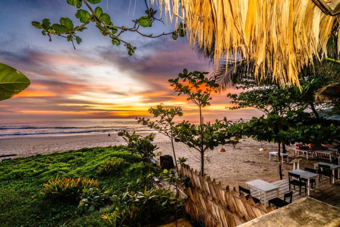 sealord naithon beachfront villa