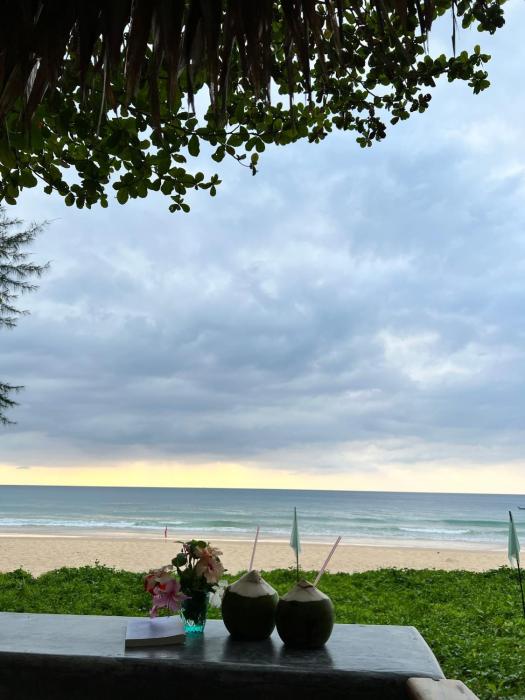 sealord naithon beachfront villa