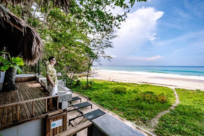 sealord naithon beachfront villa