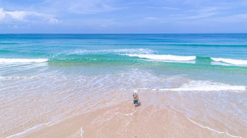 sealord naithon beachfront villa