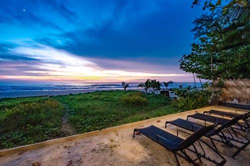 sealord naithon beachfront villa