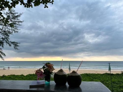 sealord naithon beachfront villa