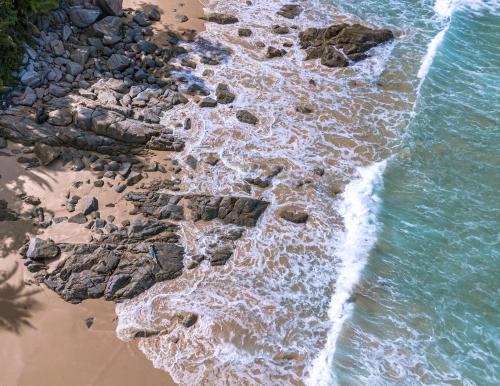 sealord naithon beachfront villa