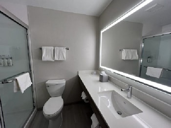 holiday inn express rensselaer by ihg