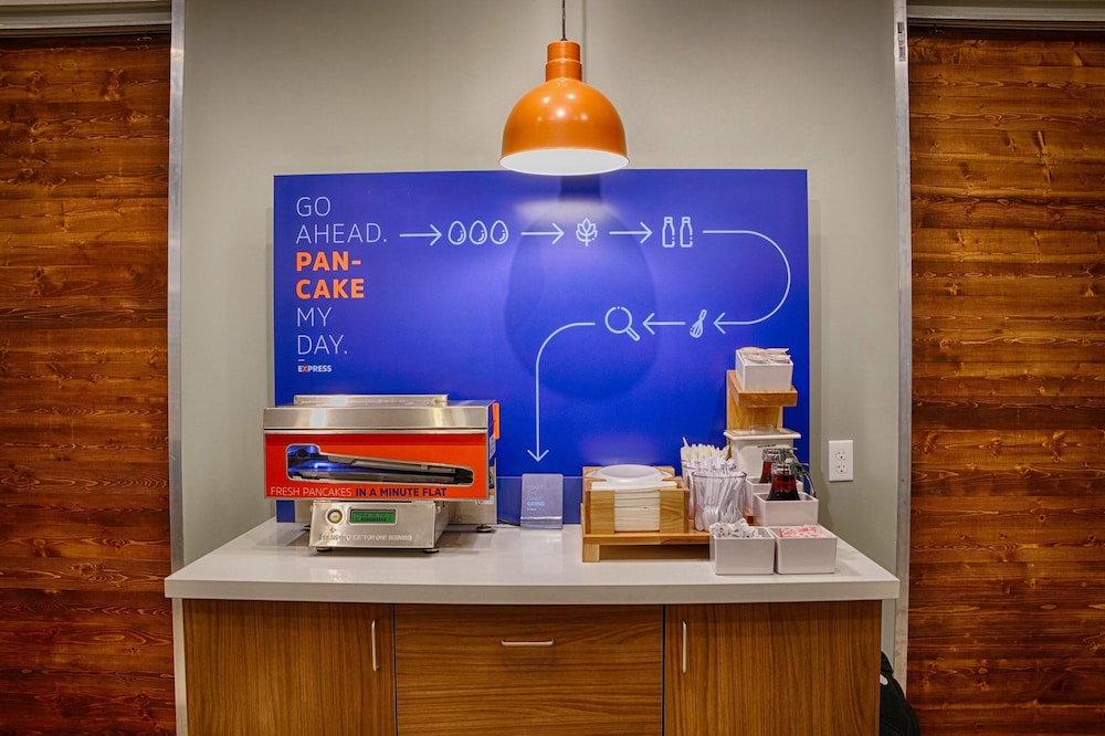 holiday inn express rensselaer by ihg