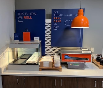 holiday inn express rensselaer by ihg