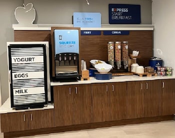 holiday inn express rensselaer by ihg