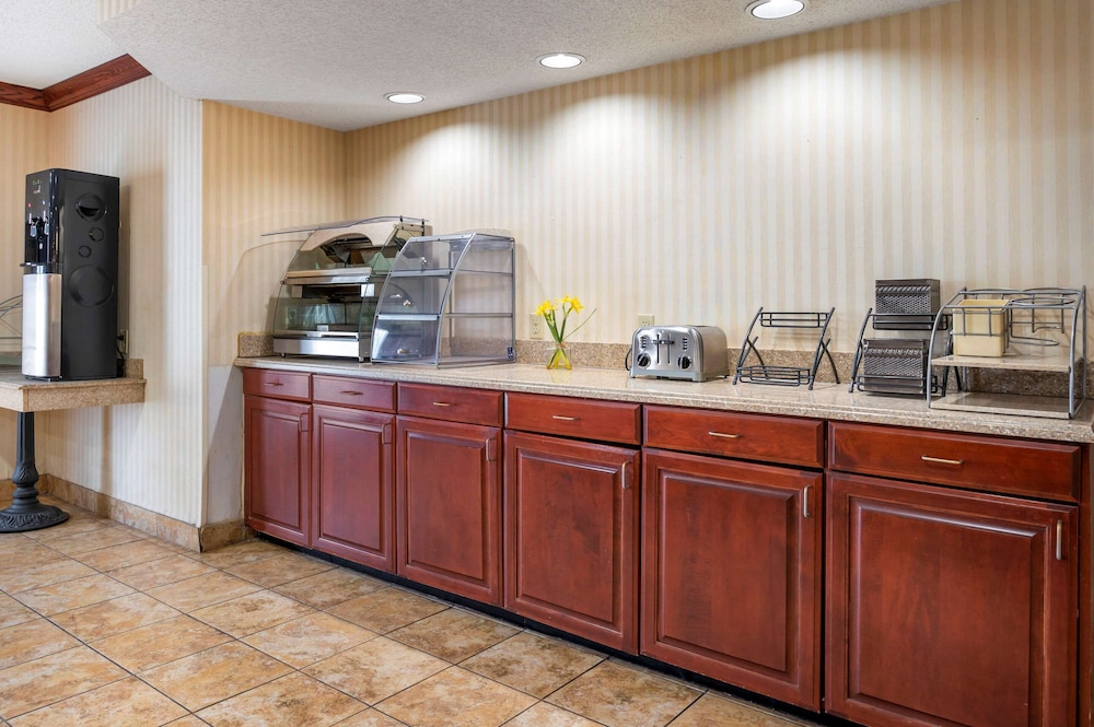 holiday inn express rensselaer by ihg