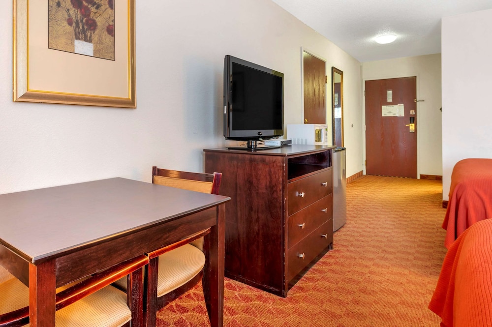 holiday inn express rensselaer by ihg