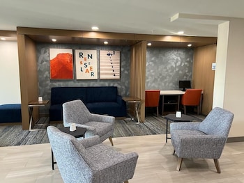 holiday inn express rensselaer by ihg