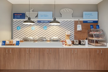 holiday inn express rensselaer by ihg