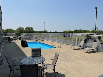 holiday inn express rensselaer by ihg