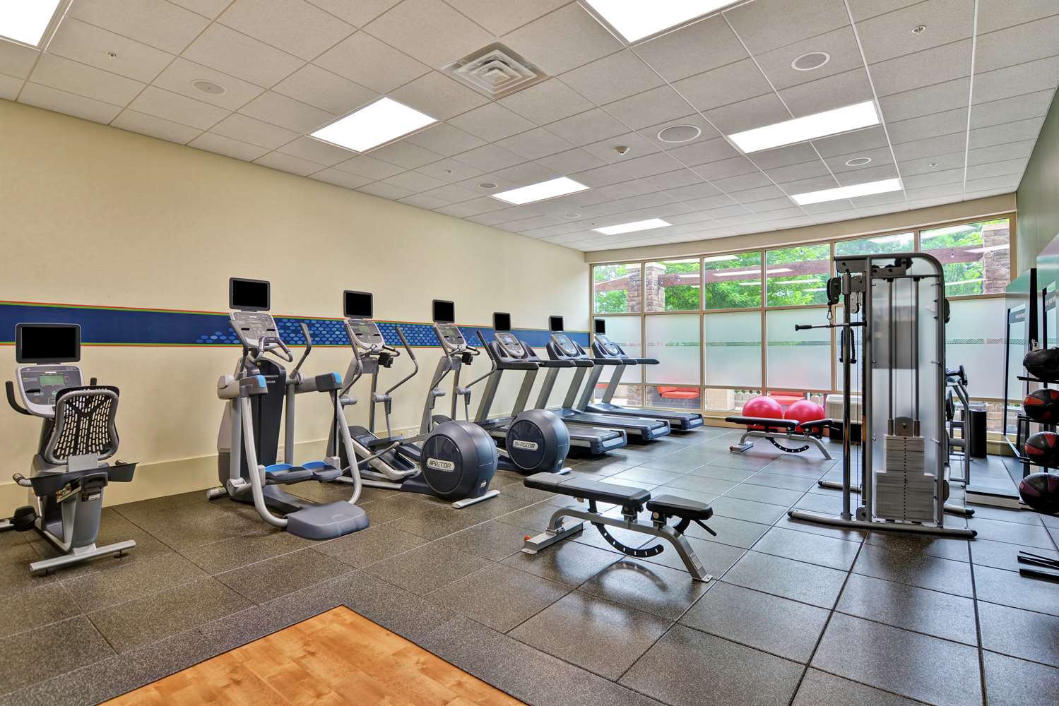 hampton inn and suites raleigh crabtree valley