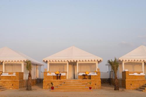 golden star desert camp