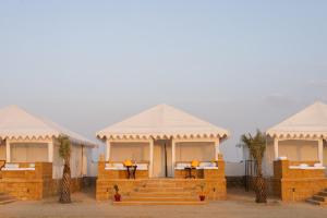 golden star desert camp