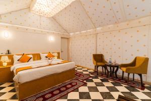 golden star desert camp