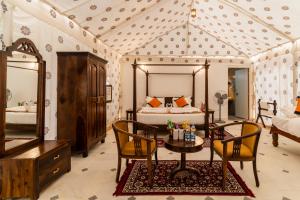 golden star desert camp