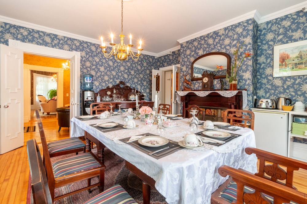 the dawson house bed and breakfast