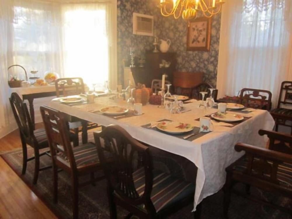 the dawson house bed and breakfast